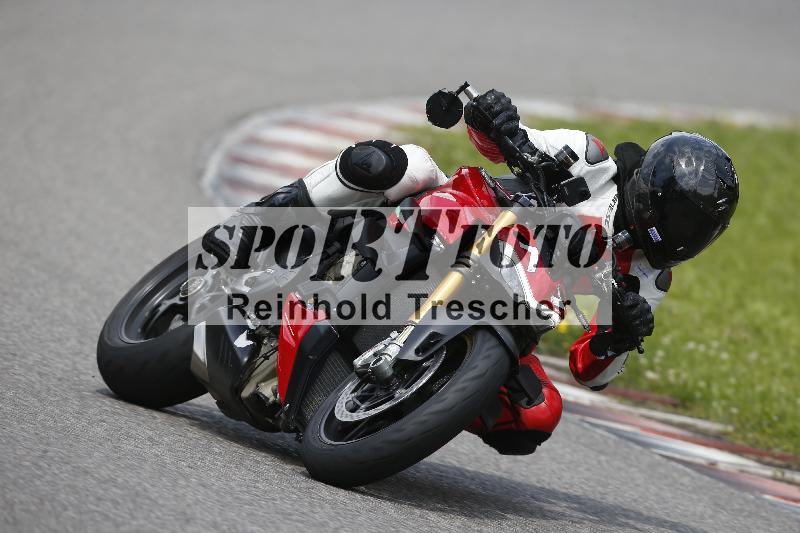 /Archiv-2024/29 12.06.2024 MOTO.CH Track Day ADR/Gruppe blau/71